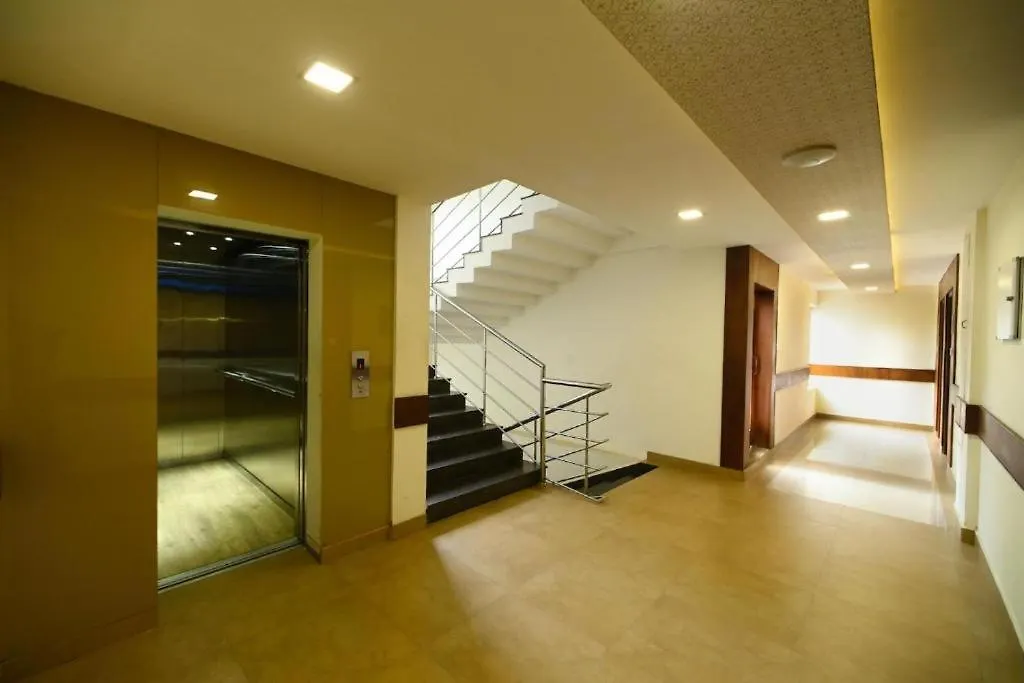 Royal Plaza Glitz Inn 科泽科德 3*,  印度