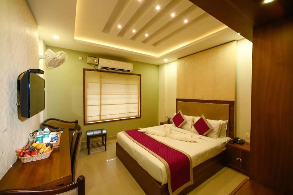 Royal Plaza Glitz Inn 科泽科德